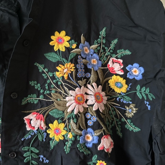 TopShop Sz US 2 Black floral embroidered button down - Picture 2 of 6